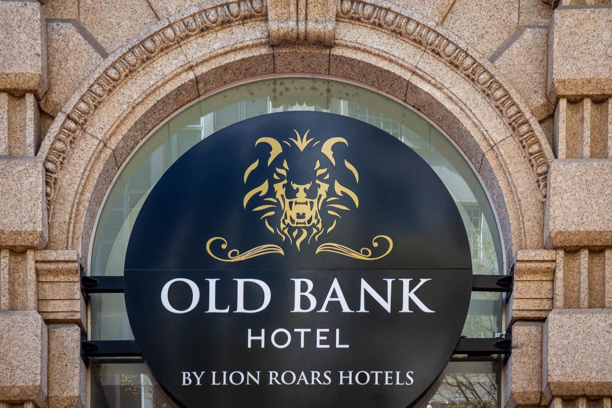 Hotel Old Bank - Lion Roars & Kaapstad